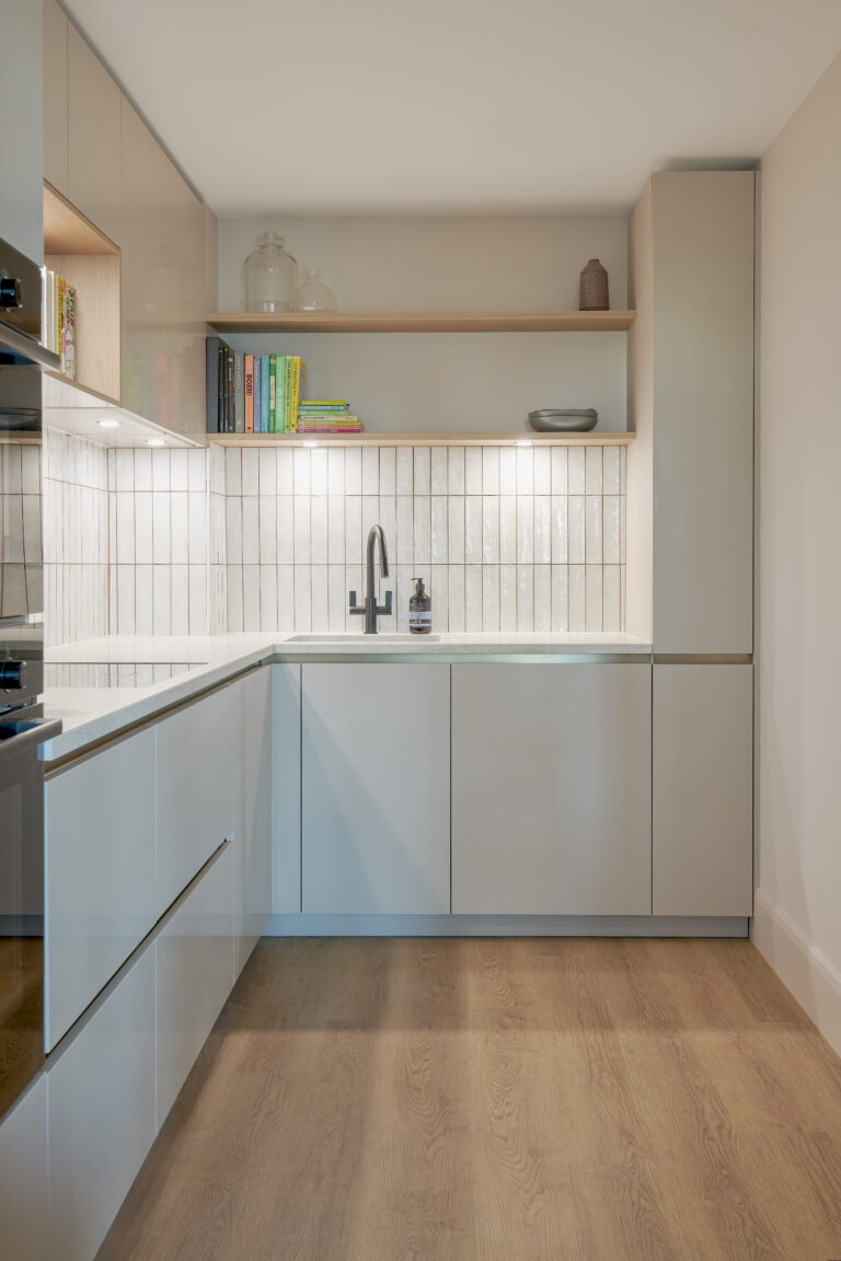 Handleless Light Kitchen – Vauxhall, London